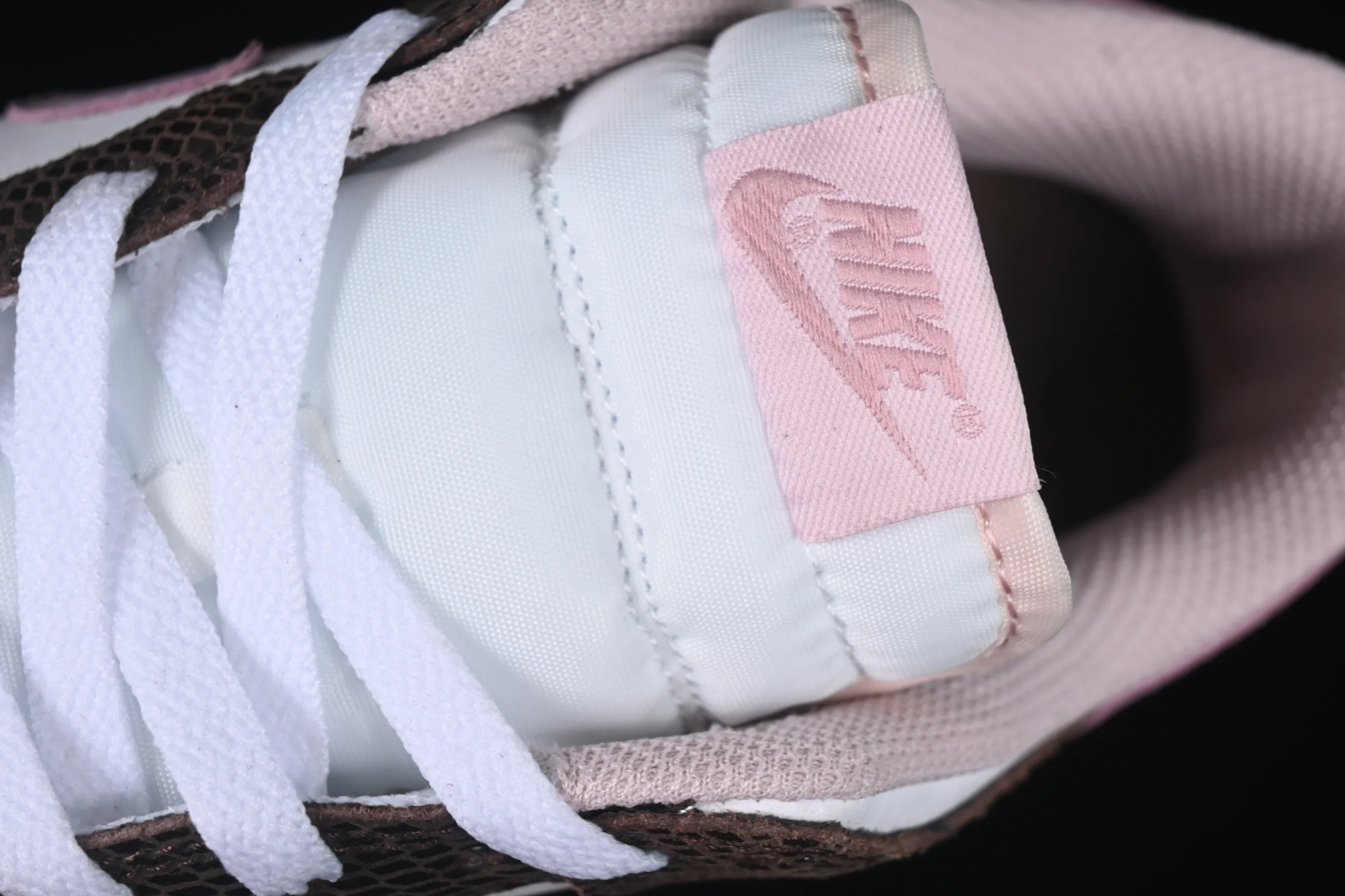 All categories Nk SB Dunk series Nk SB Dunk Low low-top sneakers Nk Dunk Low "Snakeskin" gray and purple color low-top casual sneakers HV6932-299
